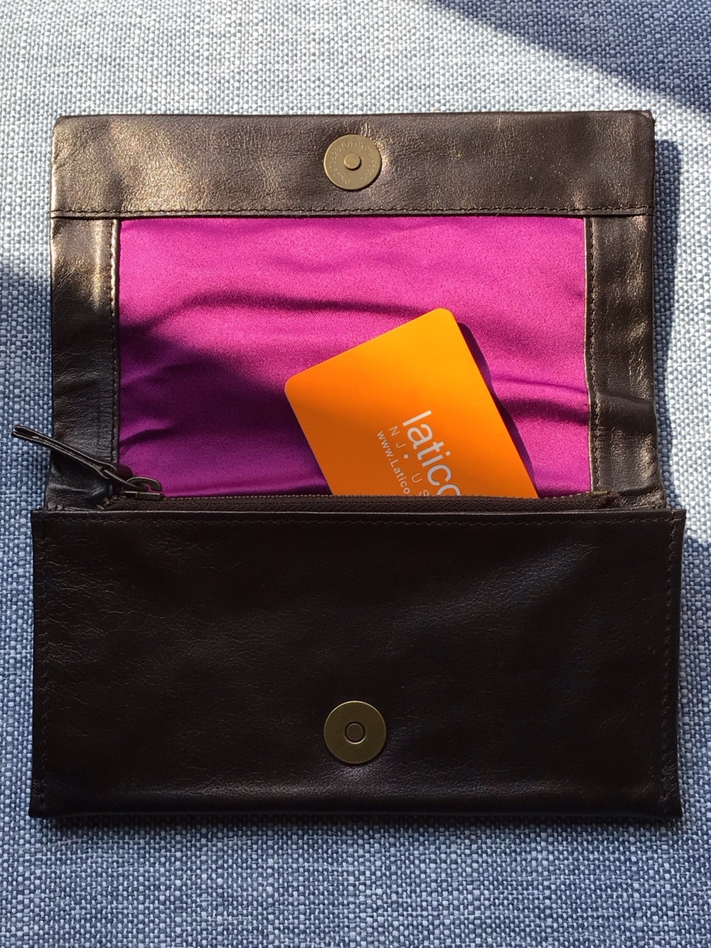 Latico Leather Eloise Wallet Handcrafted Full Grain Phone Zipper USA Brand - Picture 4 of 11